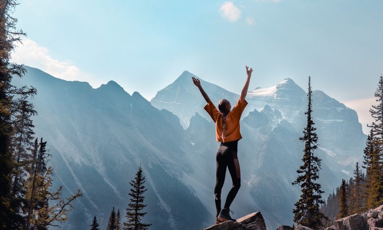 mountains canada girl outlook snow 3959204